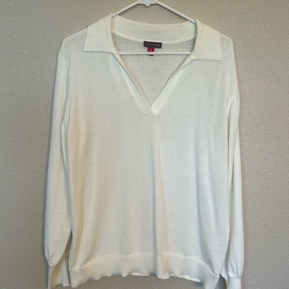 Vince Camuto White Collared V-Neck Lightweight Sweater